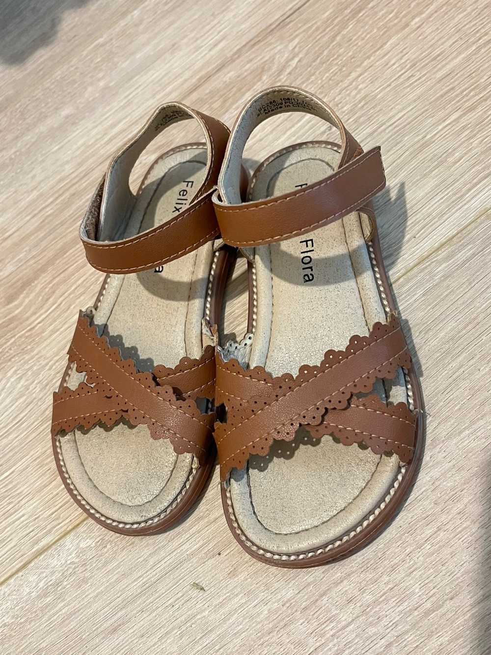 Kids Brown Sandals size 10 Felix and Flora